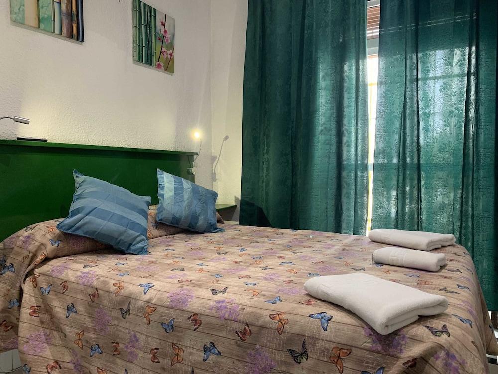 Pension La Giraldilla - Seville — Foto 1